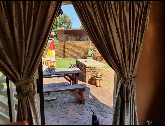 3 BEDROOM HOUSE FOR SALE IN DALPARK EXT 1